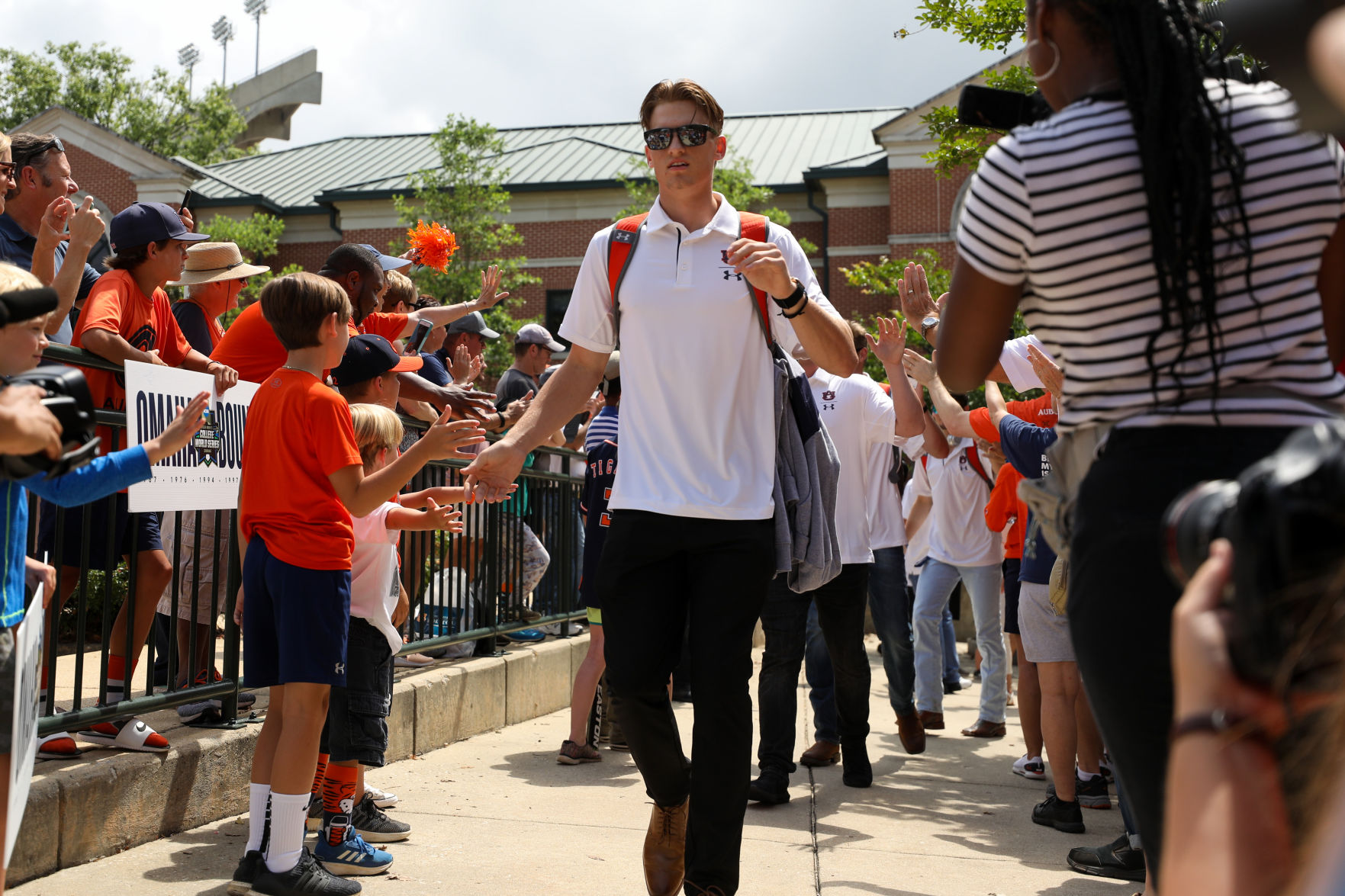 Auburn baseball departs for College World Series in Omaha